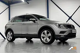 Used 2020 Volkswagen Tiguan Match Silver - Interior and Exterior details 6