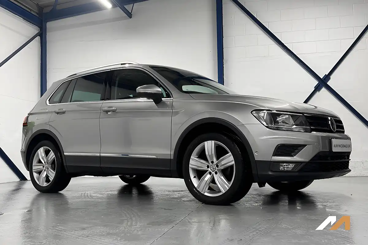 Used 2020 Volkswagen Tiguan Match Silver - Interior and Exterior details 6