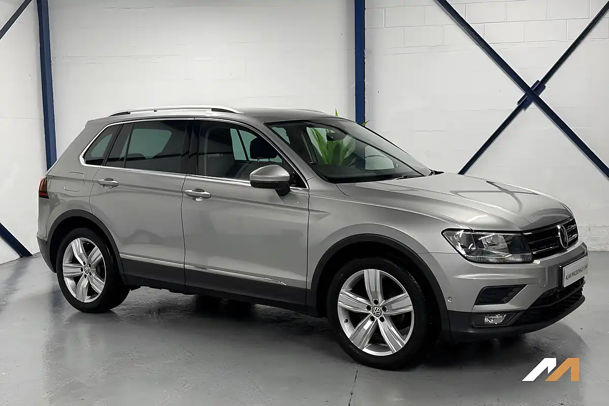 Used 2020 Volkswagen Tiguan Match Silver - Interior and Exterior details 7