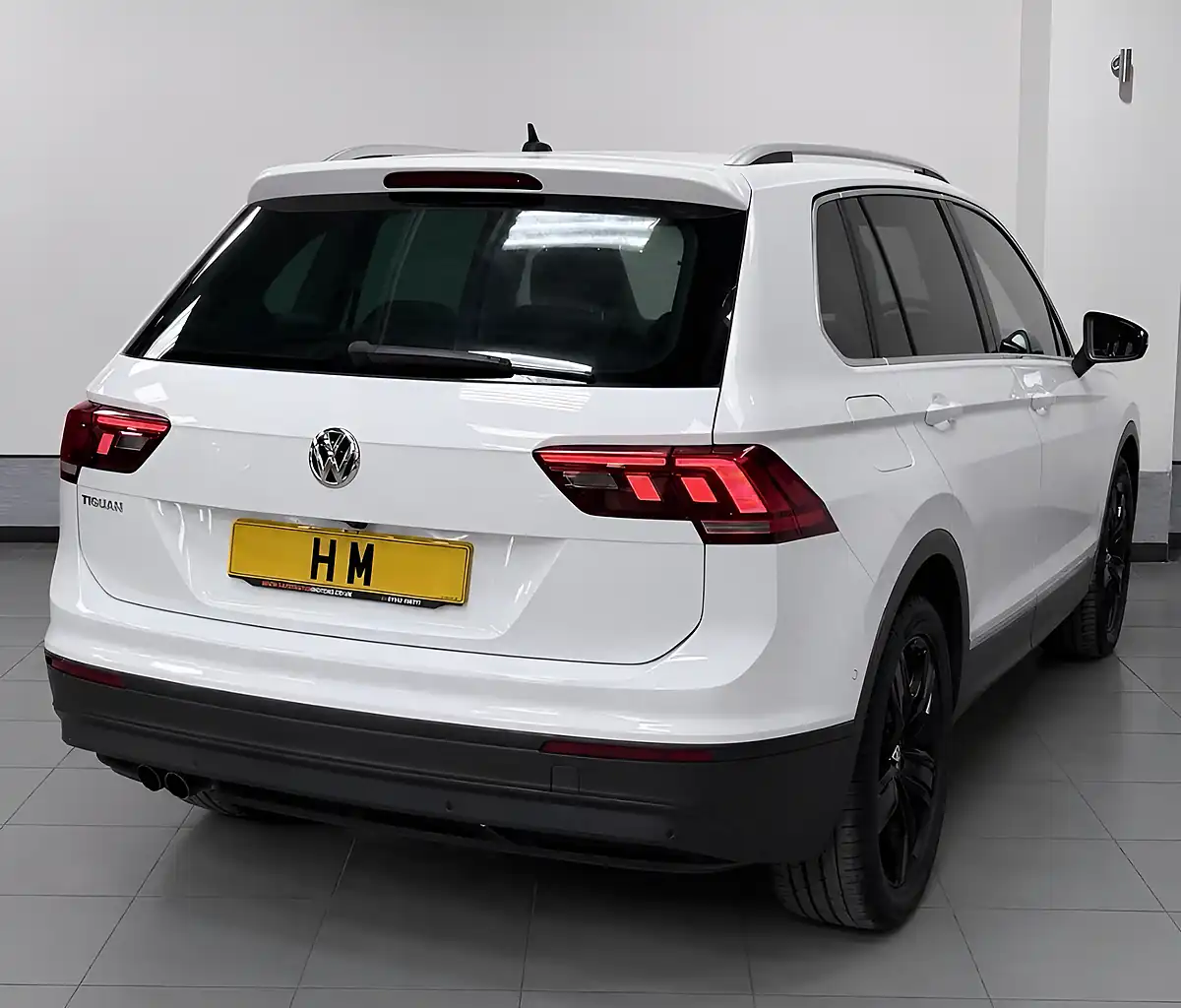 Used 2020 Volkswagen Tiguan Match White - Interior and Exterior details 2