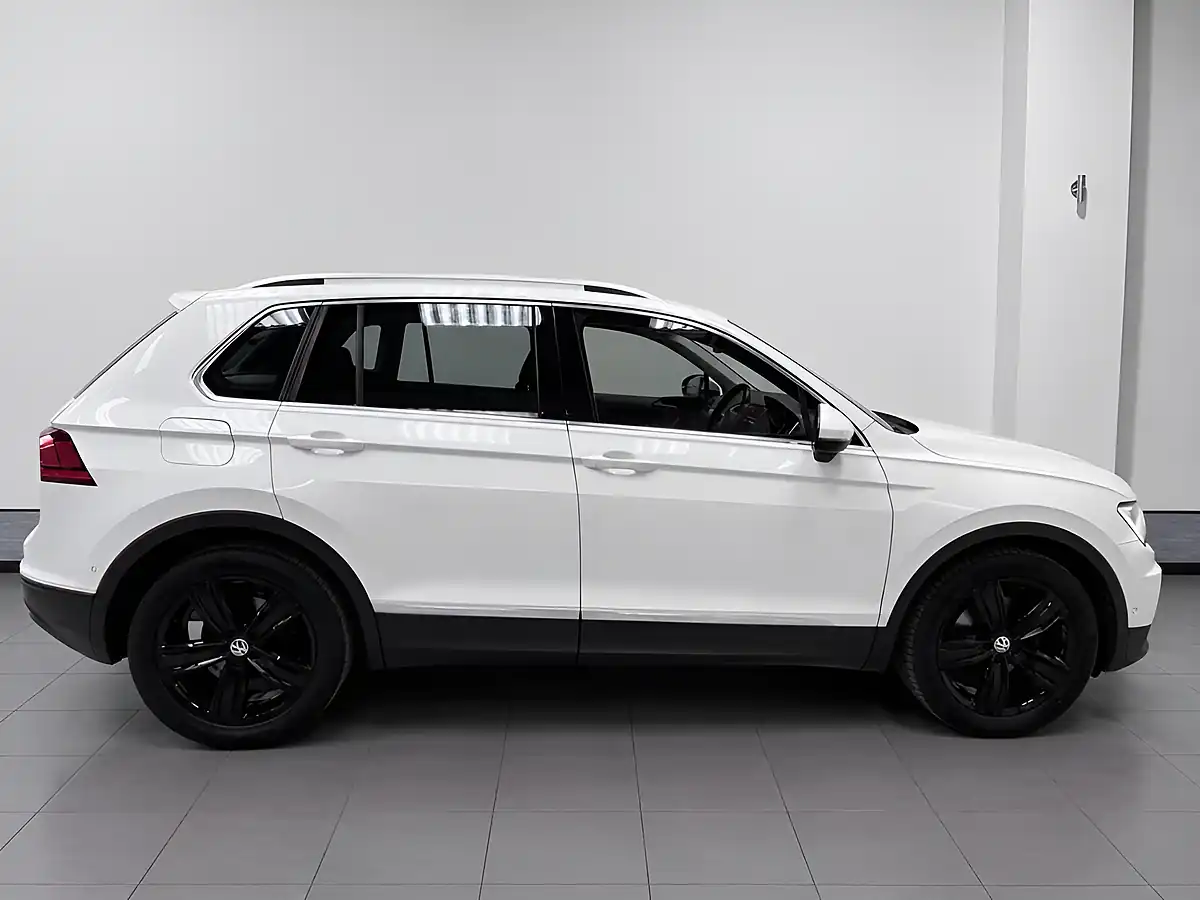 Used 2020 Volkswagen Tiguan Match White - Interior and Exterior details 3