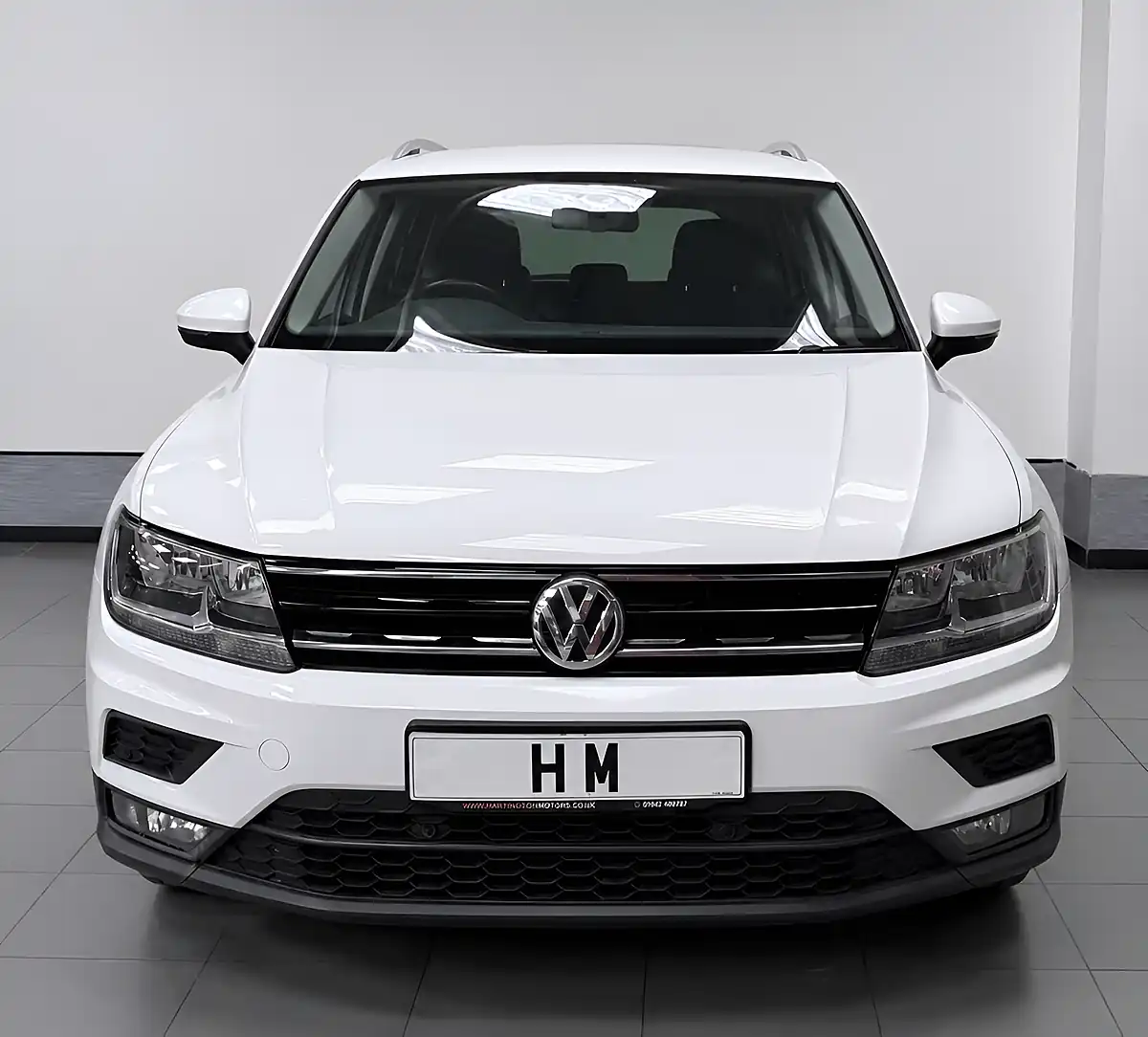 Used 2020 Volkswagen Tiguan Match White - Interior and Exterior details 5