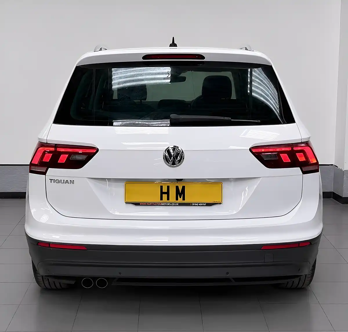 Used 2020 Volkswagen Tiguan Match White - Interior and Exterior details 6