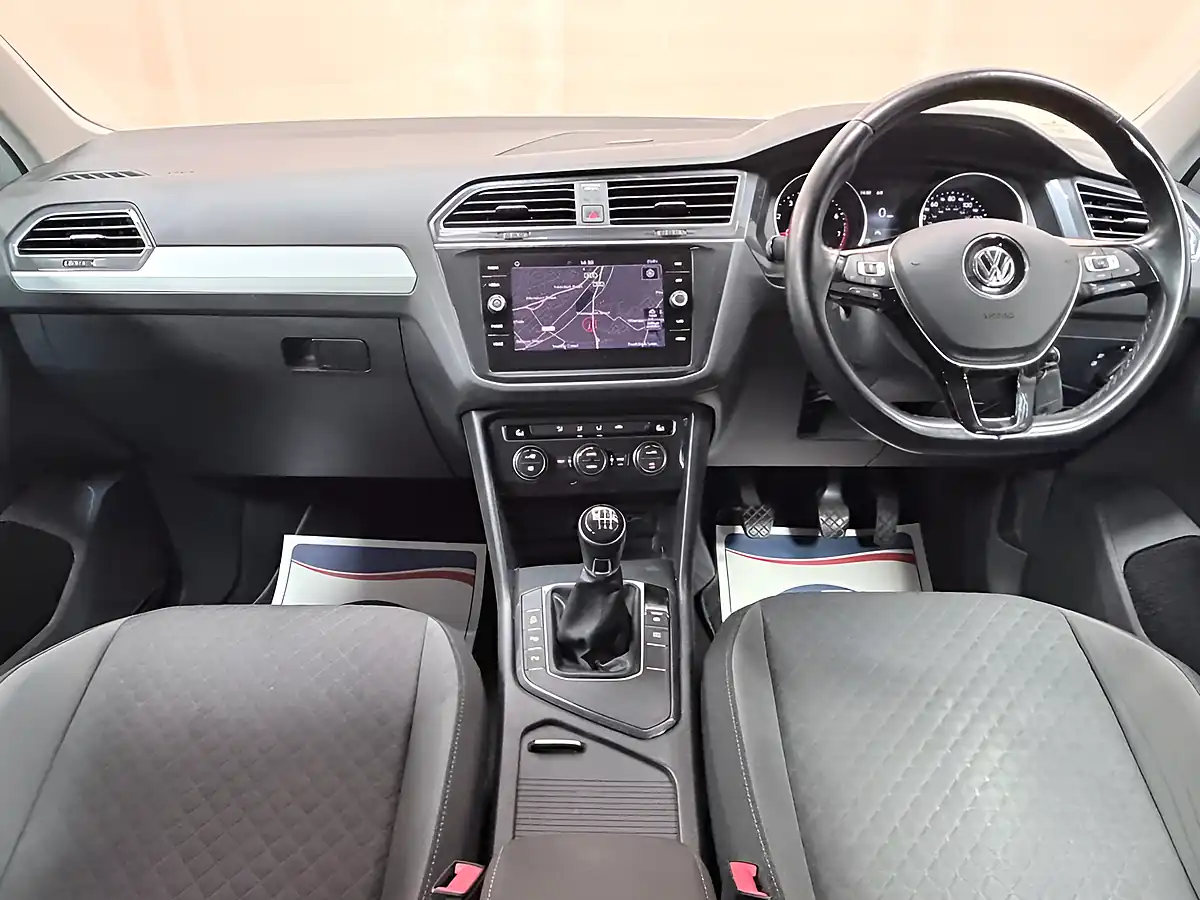 Used 2020 Volkswagen Tiguan Match White - Interior and Exterior details 7