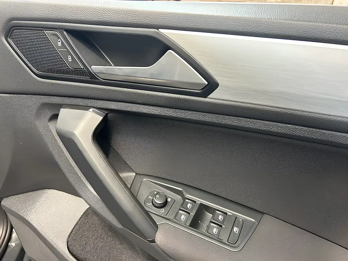 Used 2020 Volkswagen Tiguan Match White - Interior and Exterior details 15
