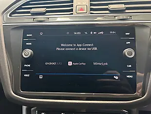 Used 2020 Volkswagen Tiguan Match White - Interior and Exterior details 18