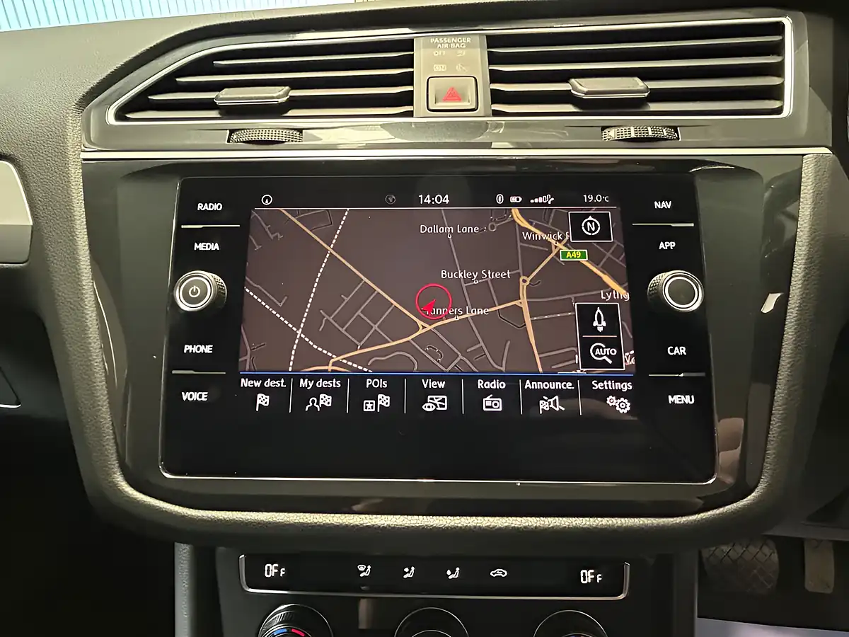 Used 2020 Volkswagen Tiguan Match White - Interior and Exterior details 19