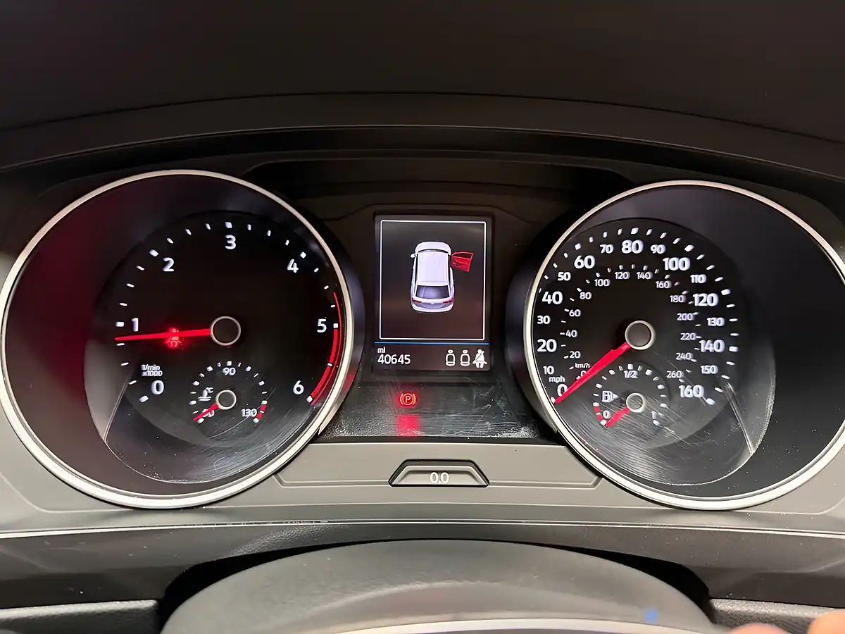 Used 2020 Volkswagen Tiguan Match White - Interior and Exterior details 2
