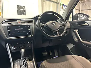 Used 2020 Volkswagen Tiguan Match White - Interior and Exterior details 20