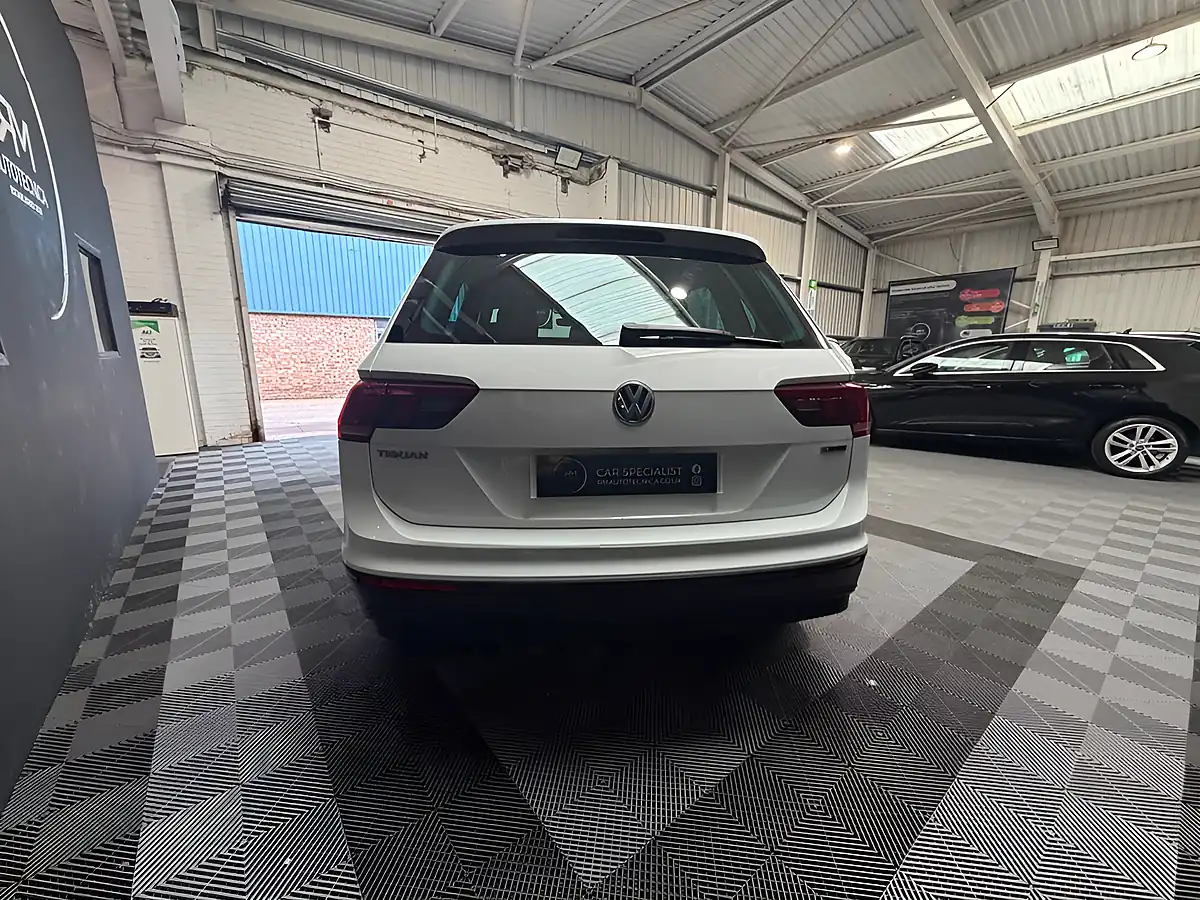 Used 2020 Volkswagen Tiguan Match White - Interior and Exterior details 9