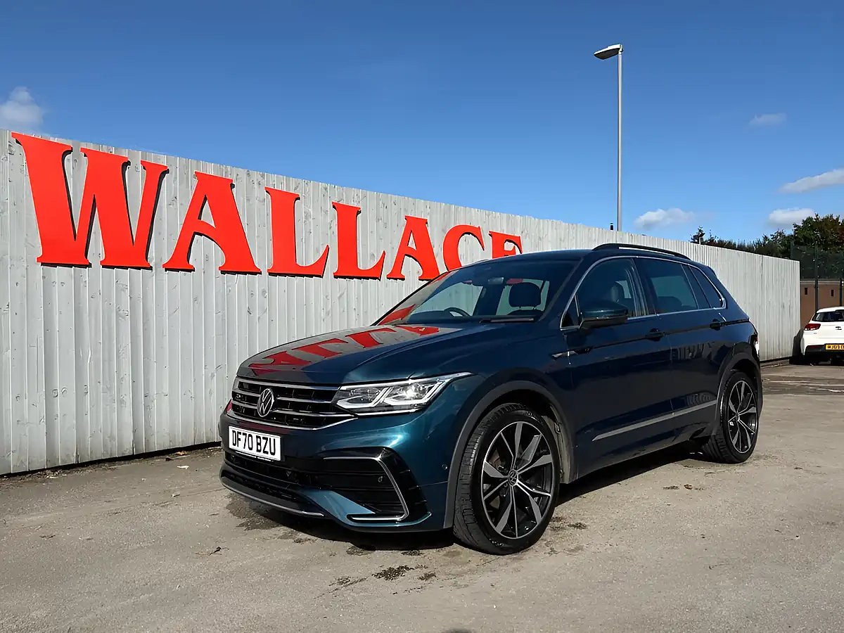 Used 2020 Volkswagen Tiguan R-Line Blue - Interior and Exterior details 7