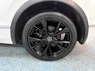 Used 2020 Volkswagen Tiguan R-Line Oryx White - Interior and Exterior details 12