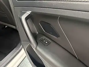 Used 2020 Volkswagen Tiguan R-Line Oryx White - Interior and Exterior details 6