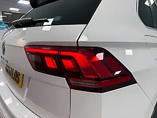 Used 2020 Volkswagen Tiguan R-Line Oryx White - Interior and Exterior details 7