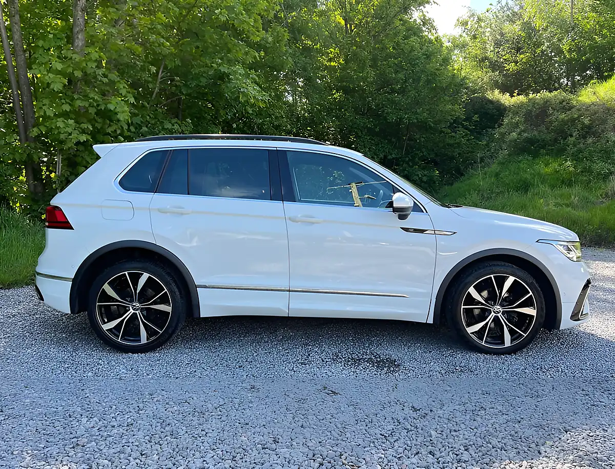 Used 2020 Volkswagen Tiguan R-Line Pure White - Interior and Exterior details 2