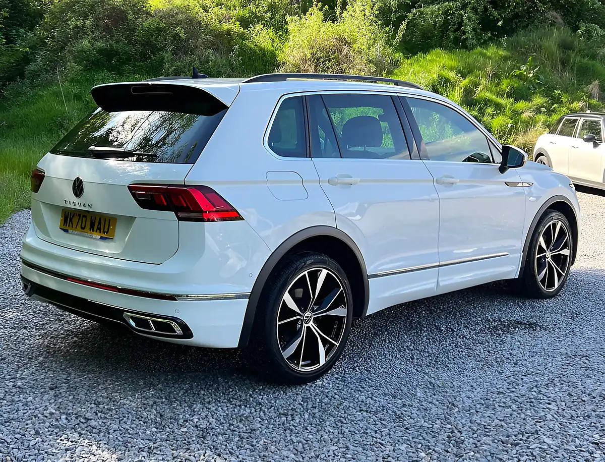 Used 2020 Volkswagen Tiguan R-Line Pure White - Interior and Exterior details 3