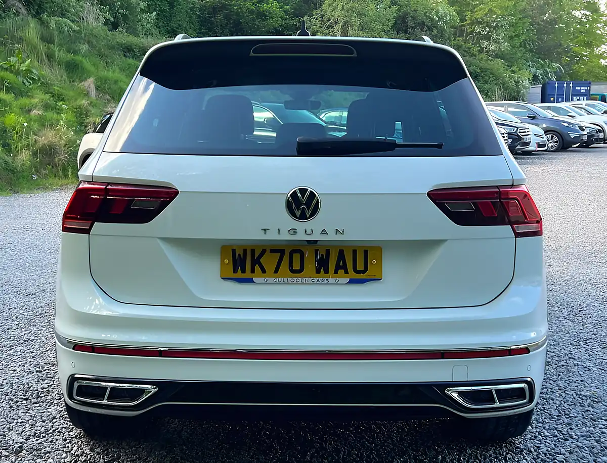 Used 2020 Volkswagen Tiguan R-Line Pure White - Interior and Exterior details 4
