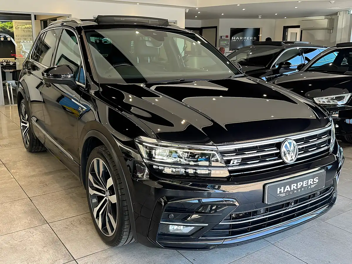 Used 2020 Volkswagen Tiguan R-Line Tech Black - Interior and Exterior details 12
