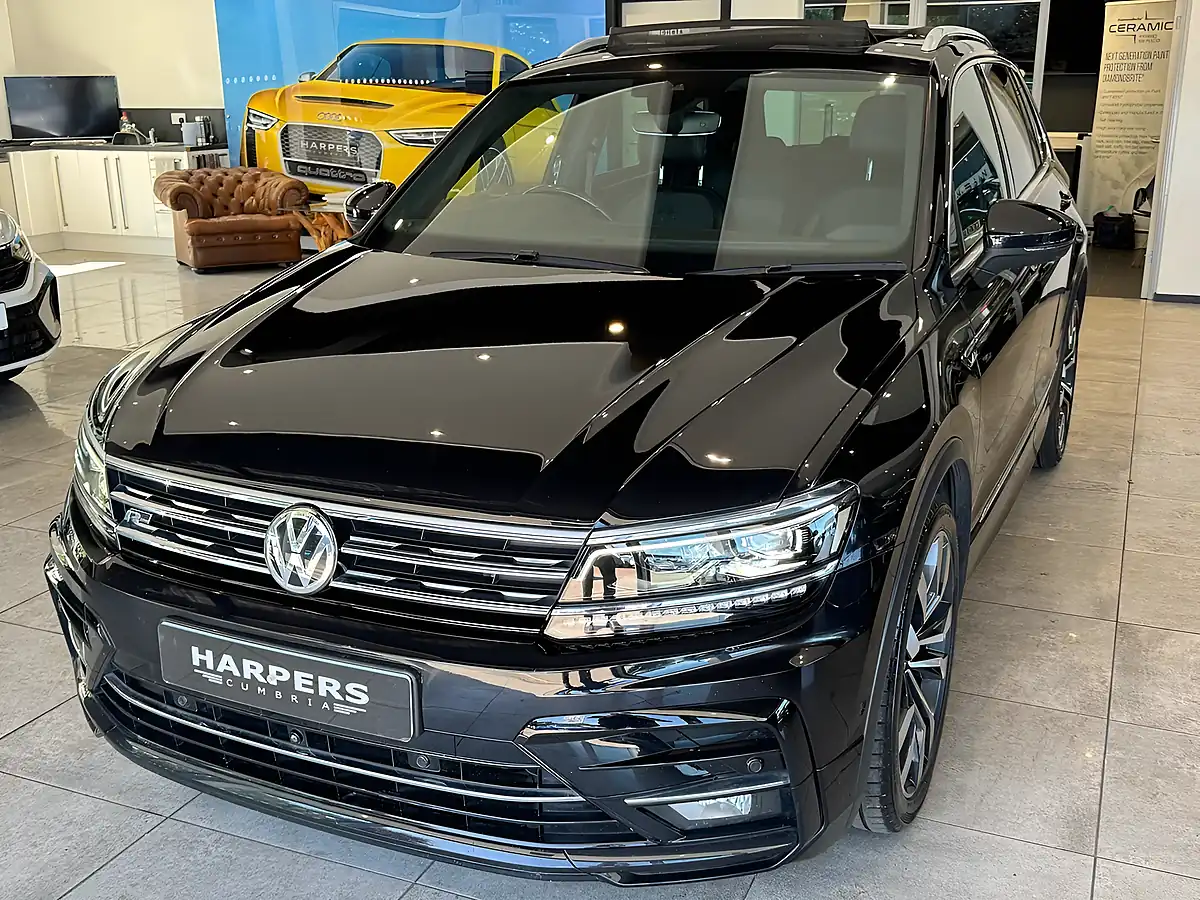 Used 2020 Volkswagen Tiguan R-Line Tech Black - Interior and Exterior details 14