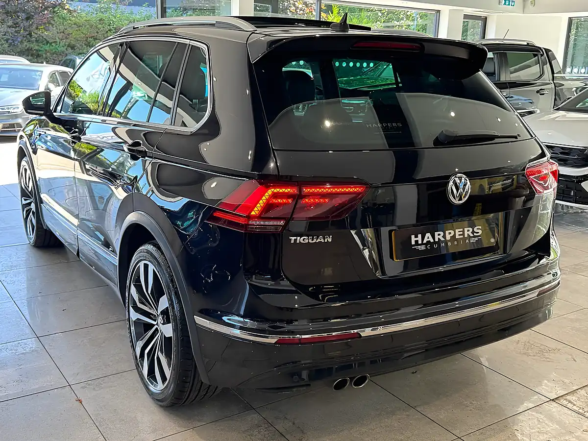 Used 2020 Volkswagen Tiguan R-Line Tech Black - Interior and Exterior details 16