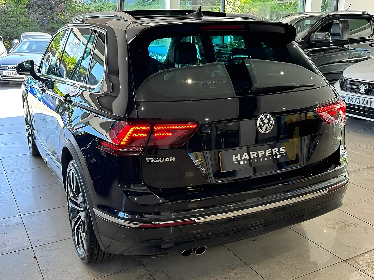 Used 2020 Volkswagen Tiguan R-Line Tech Black - Interior and Exterior details 17