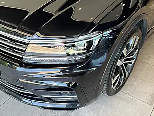 Used 2020 Volkswagen Tiguan R-Line Tech Black - Interior and Exterior details 4