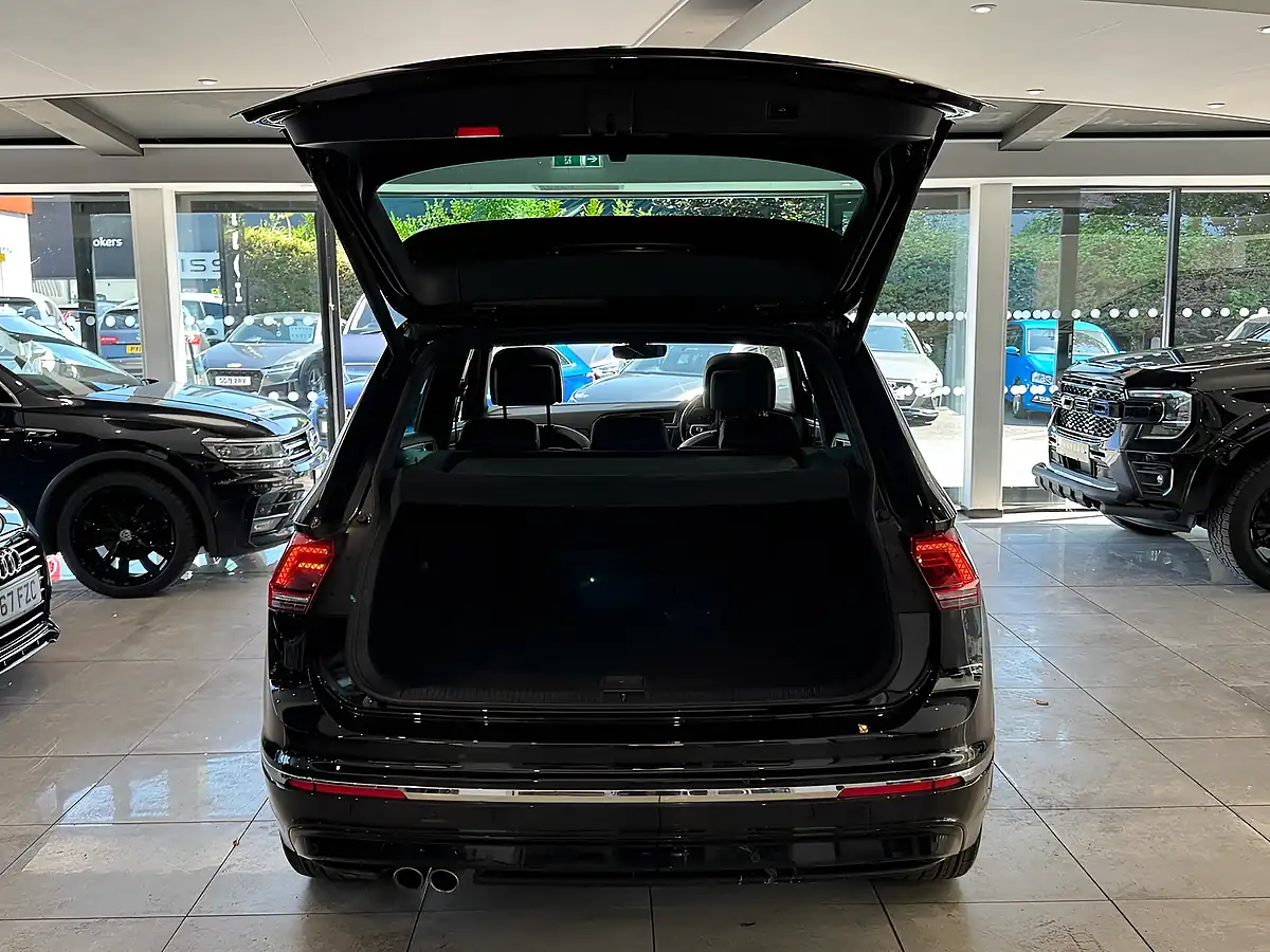 Used 2020 Volkswagen Tiguan R-Line Tech Black - Interior and Exterior details 6