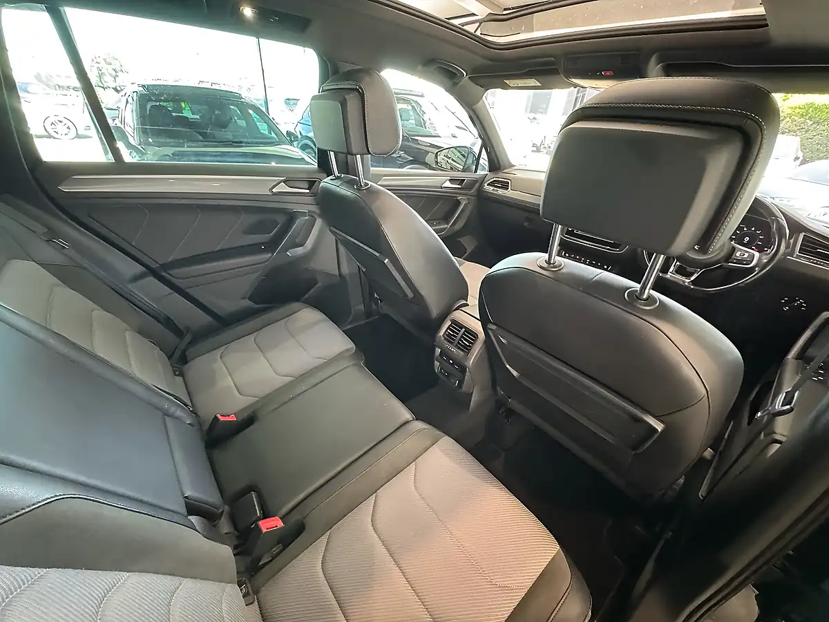 Used 2020 Volkswagen Tiguan R-Line Tech Black - Interior and Exterior details 8