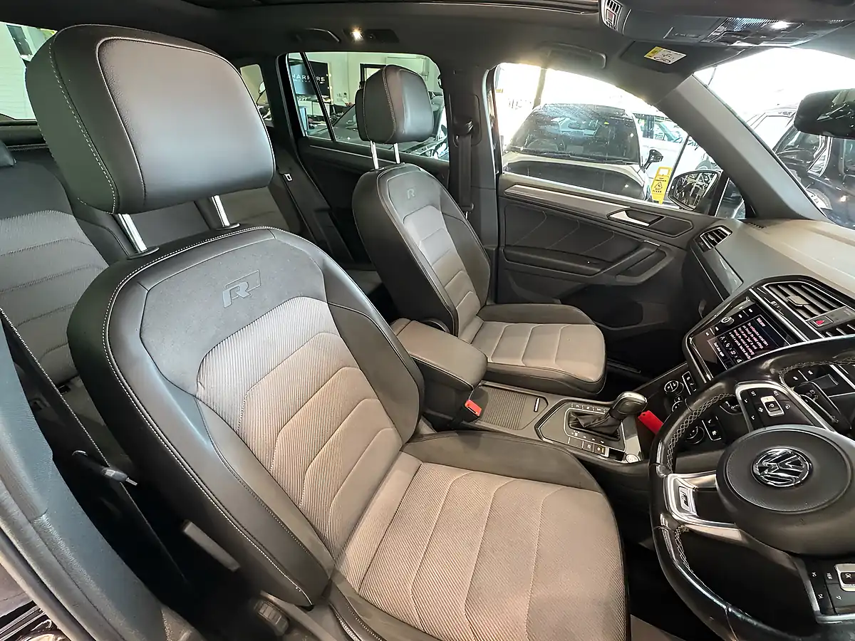 Used 2020 Volkswagen Tiguan R-Line Tech Black - Interior and Exterior details 9