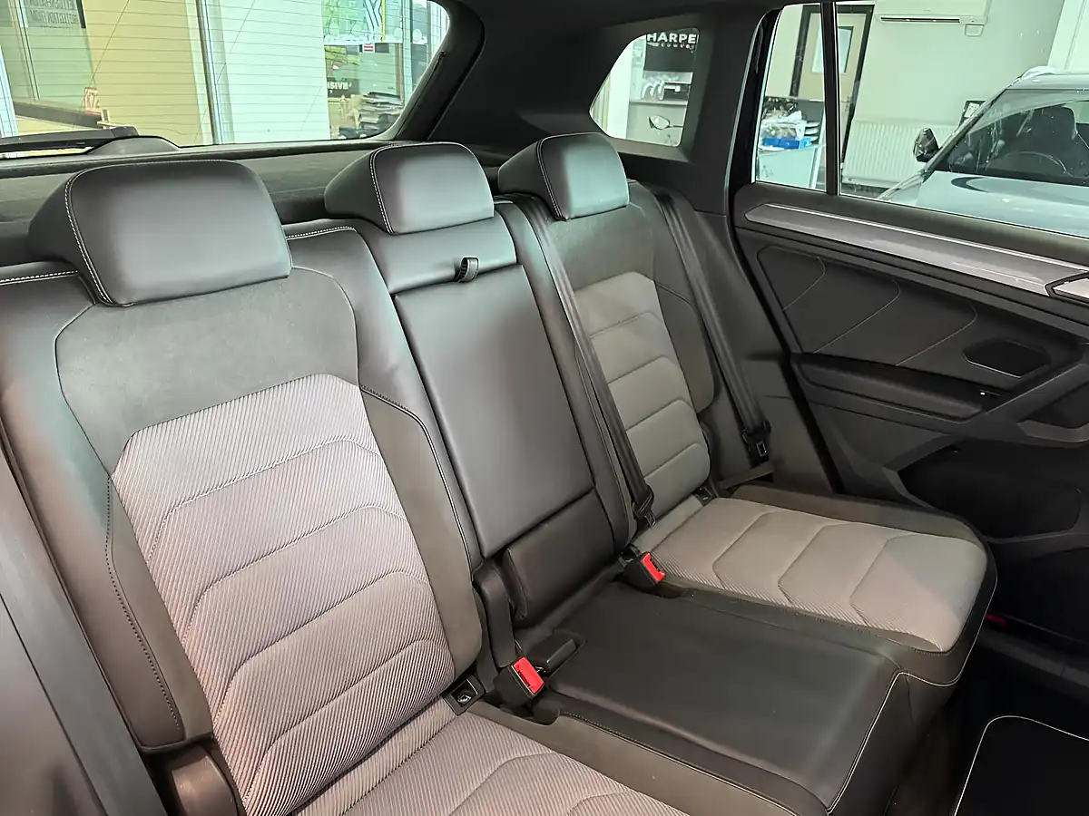 Used 2020 Volkswagen Tiguan R-Line Tech Black - Interior and Exterior details 10