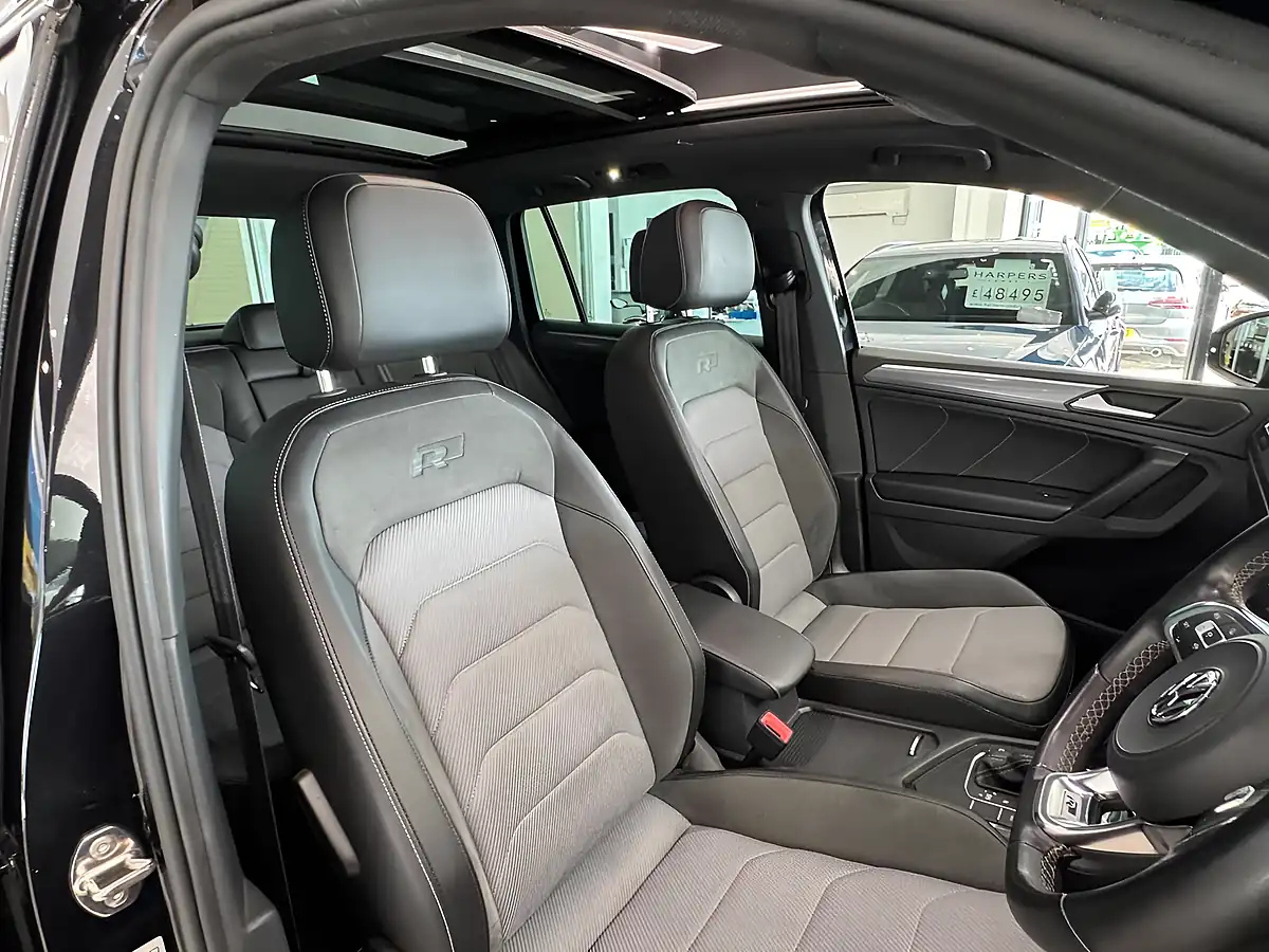 Used 2020 Volkswagen Tiguan R-Line Tech Black - Interior and Exterior details 12