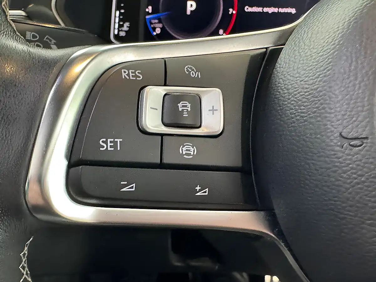Used 2020 Volkswagen Tiguan R-Line Tech Black - Interior and Exterior details 17