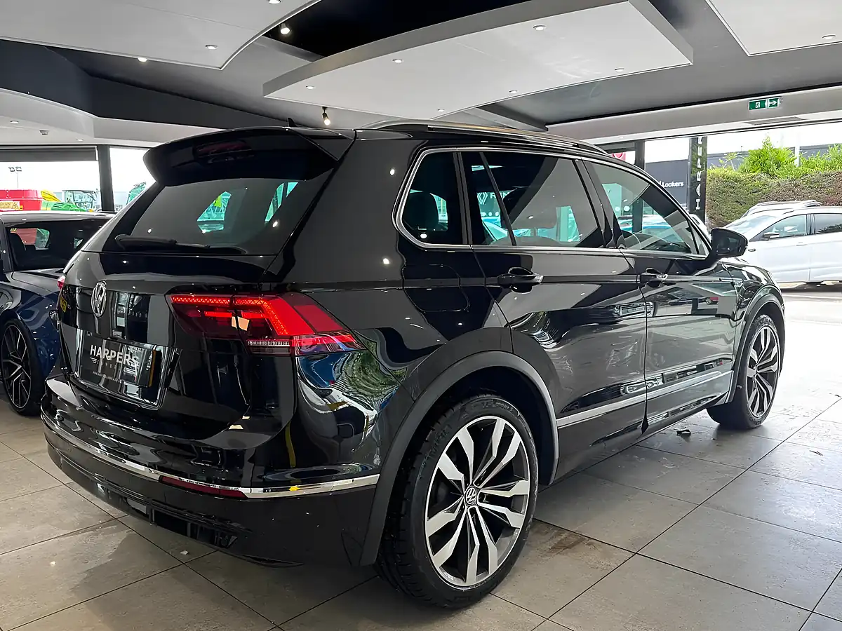 Used 2020 Volkswagen Tiguan R-Line Tech Black - Interior and Exterior details 6