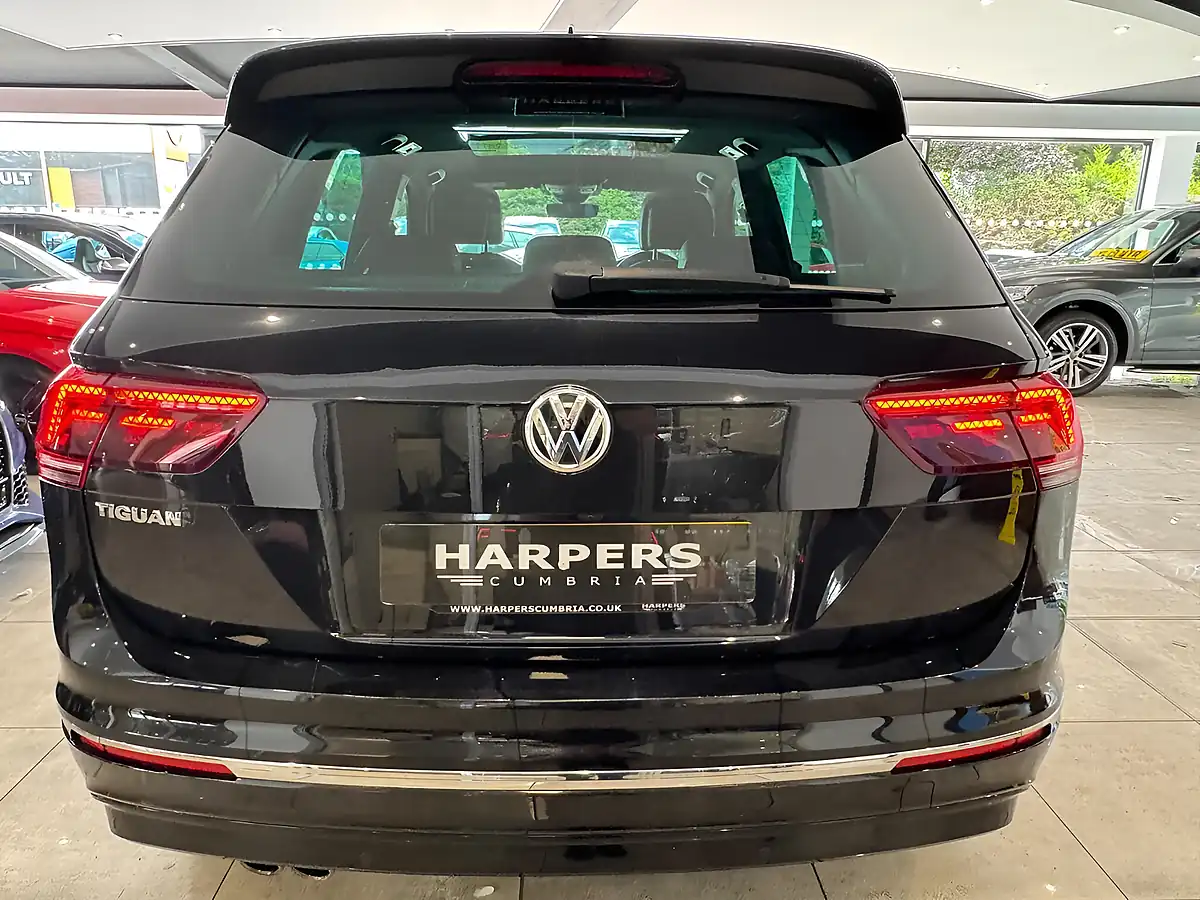 Used 2020 Volkswagen Tiguan R-Line Tech Black - Interior and Exterior details 7