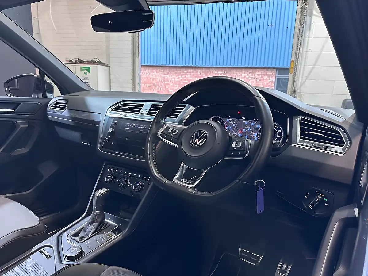 Used 2020 Volkswagen Tiguan R-Line Tech Black - Interior and Exterior details 11