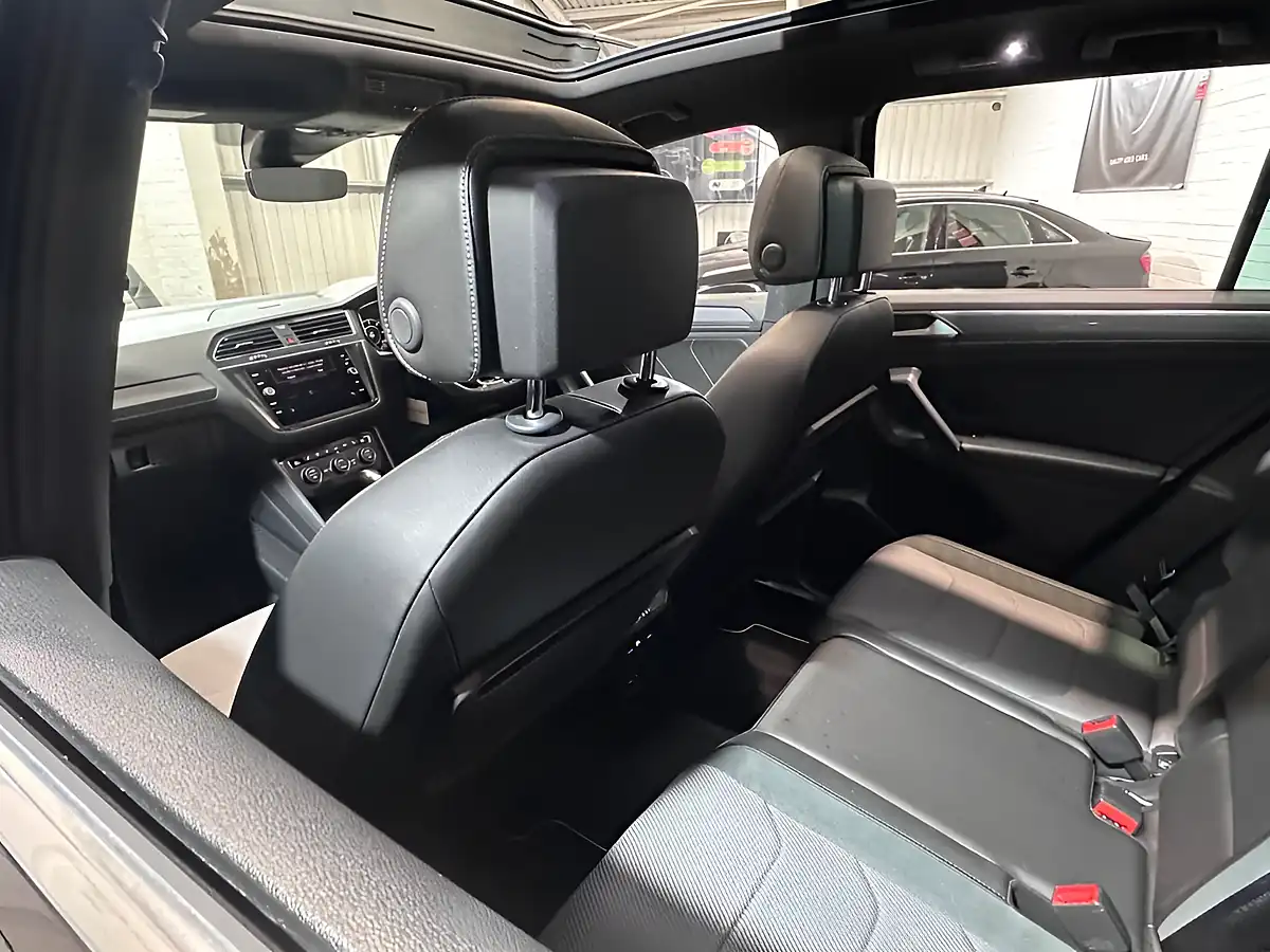 Used 2020 Volkswagen Tiguan R-Line Tech Black - Interior and Exterior details 13