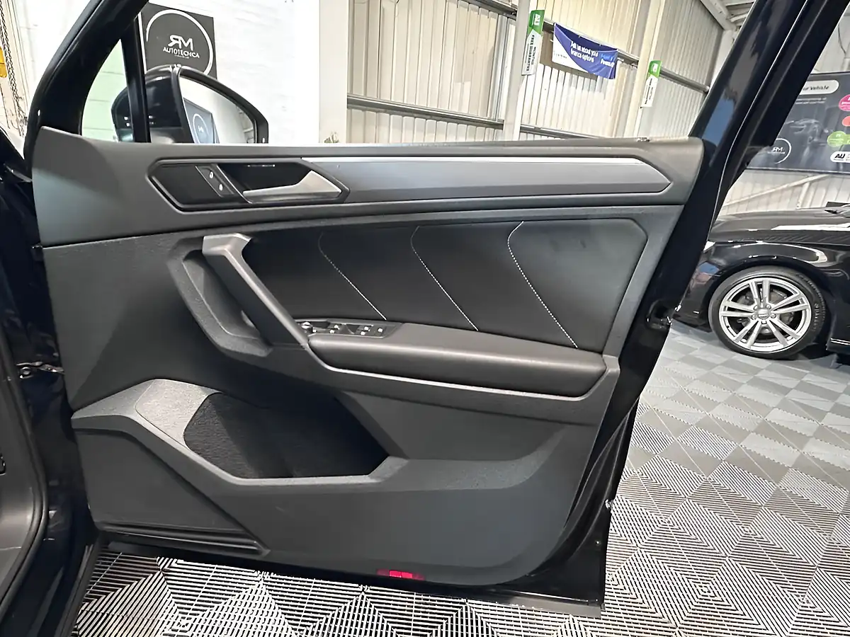 Used 2020 Volkswagen Tiguan R-Line Tech Black - Interior and Exterior details 15
