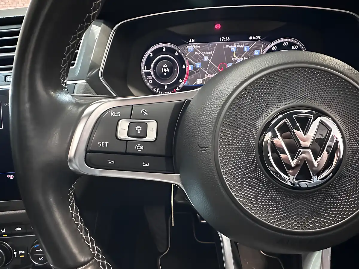 Used 2020 Volkswagen Tiguan R-Line Tech Black - Interior and Exterior details 16