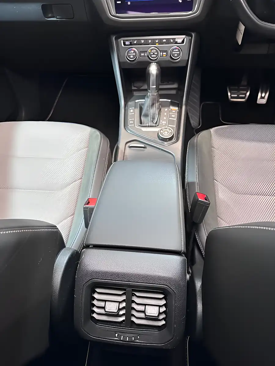 Used 2020 Volkswagen Tiguan R-Line Tech Black - Interior and Exterior details 17