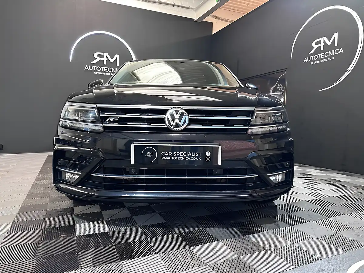 Used 2020 Volkswagen Tiguan R-Line Tech Black - Interior and Exterior details 3