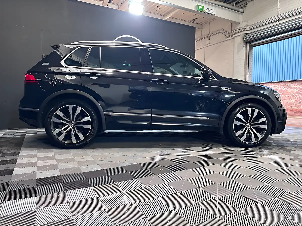 Used 2020 Volkswagen Tiguan R-Line Tech Black - Interior and Exterior details 6
