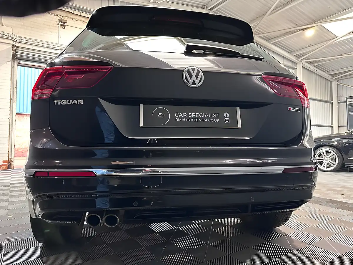 Used 2020 Volkswagen Tiguan R-Line Tech Black - Interior and Exterior details 8