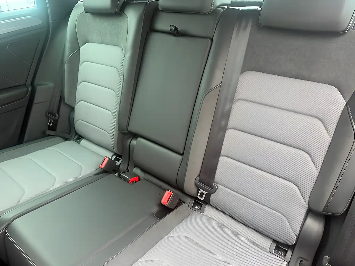 Used 2020 Volkswagen Tiguan R-Line Tech Black - Interior and Exterior details 20