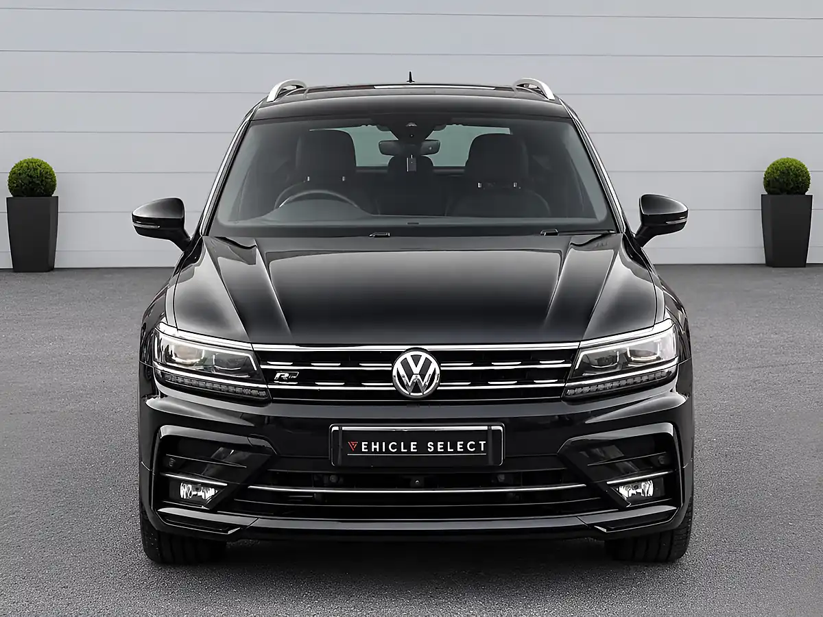 Used 2020 Volkswagen Tiguan R-Line Tech Black - Interior and Exterior details 8