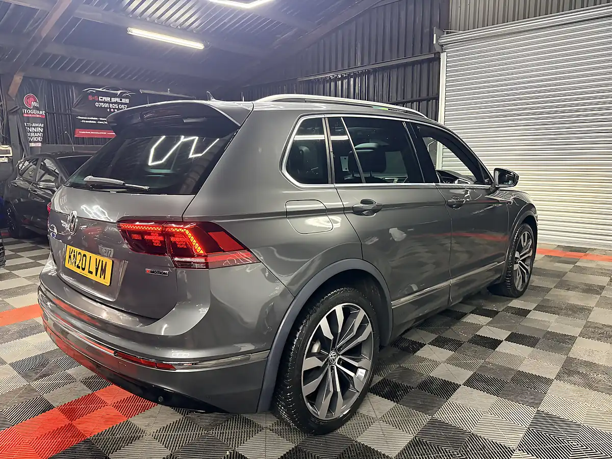 Used 2020 Volkswagen Tiguan R-Line Tech Grey - Interior and Exterior details 12