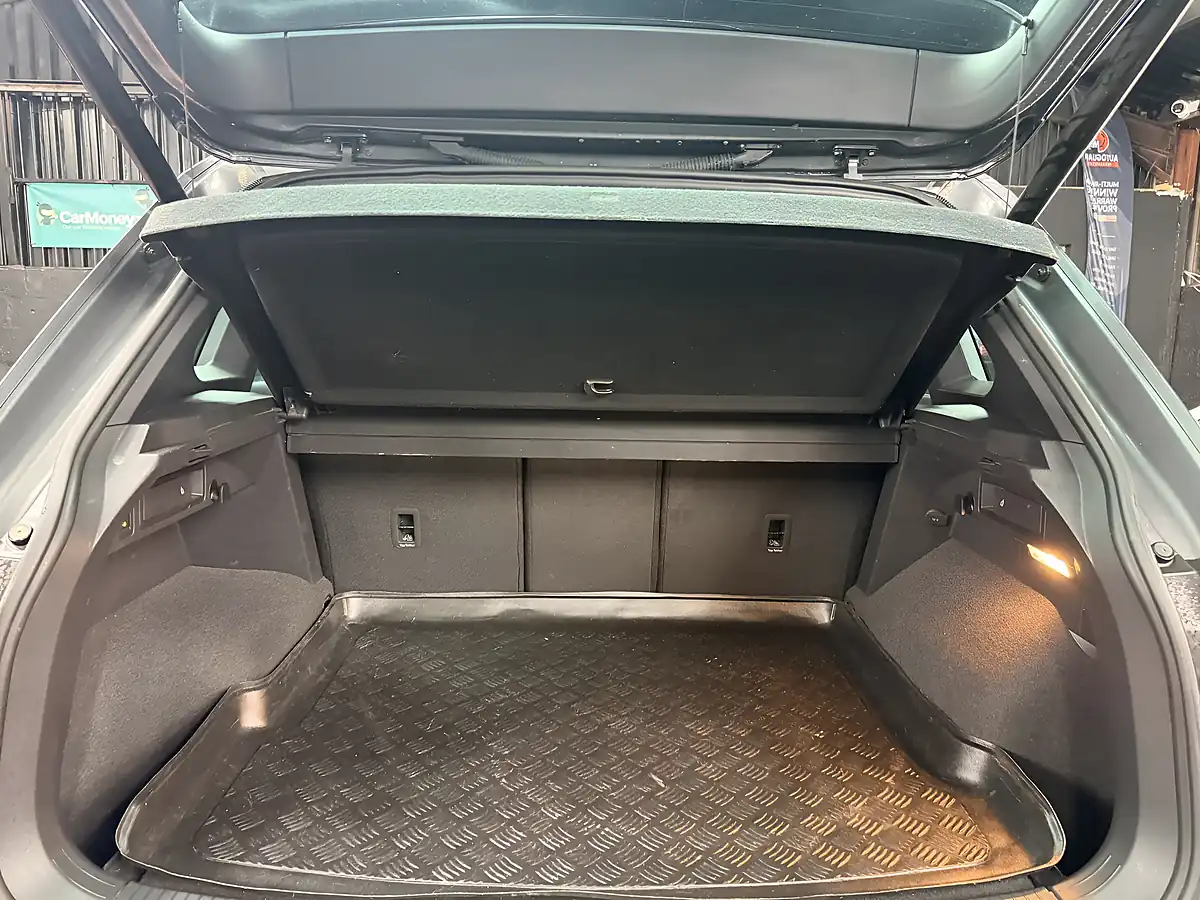 Used 2020 Volkswagen Tiguan R-Line Tech Grey - Interior and Exterior details 17