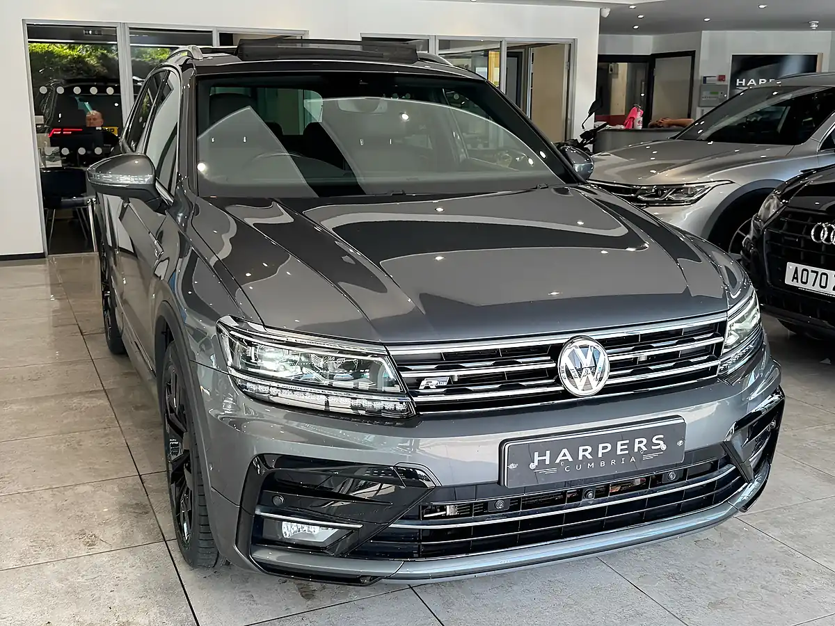 Used 2020 Volkswagen Tiguan R-Line Tech Grey - Interior and Exterior details 13