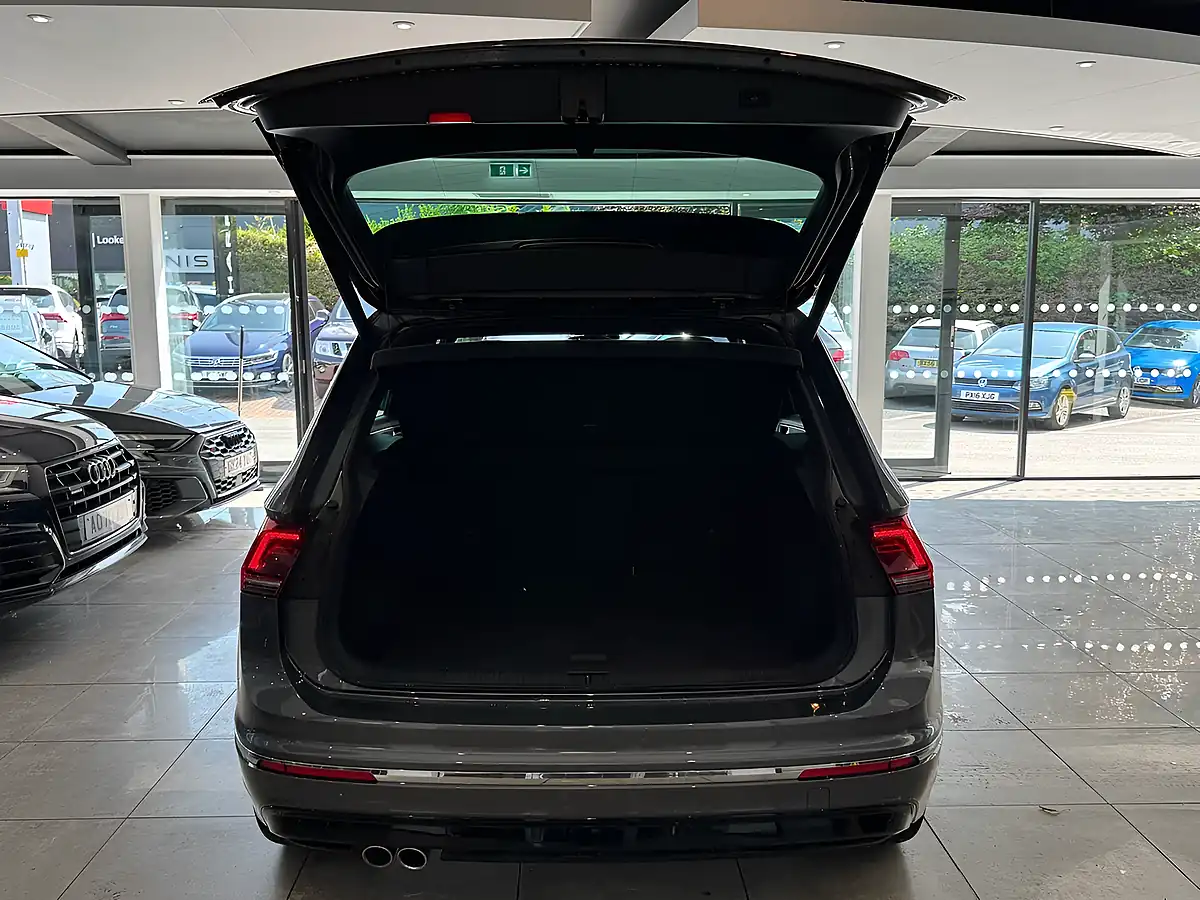 Used 2020 Volkswagen Tiguan R-Line Tech Grey - Interior and Exterior details 5