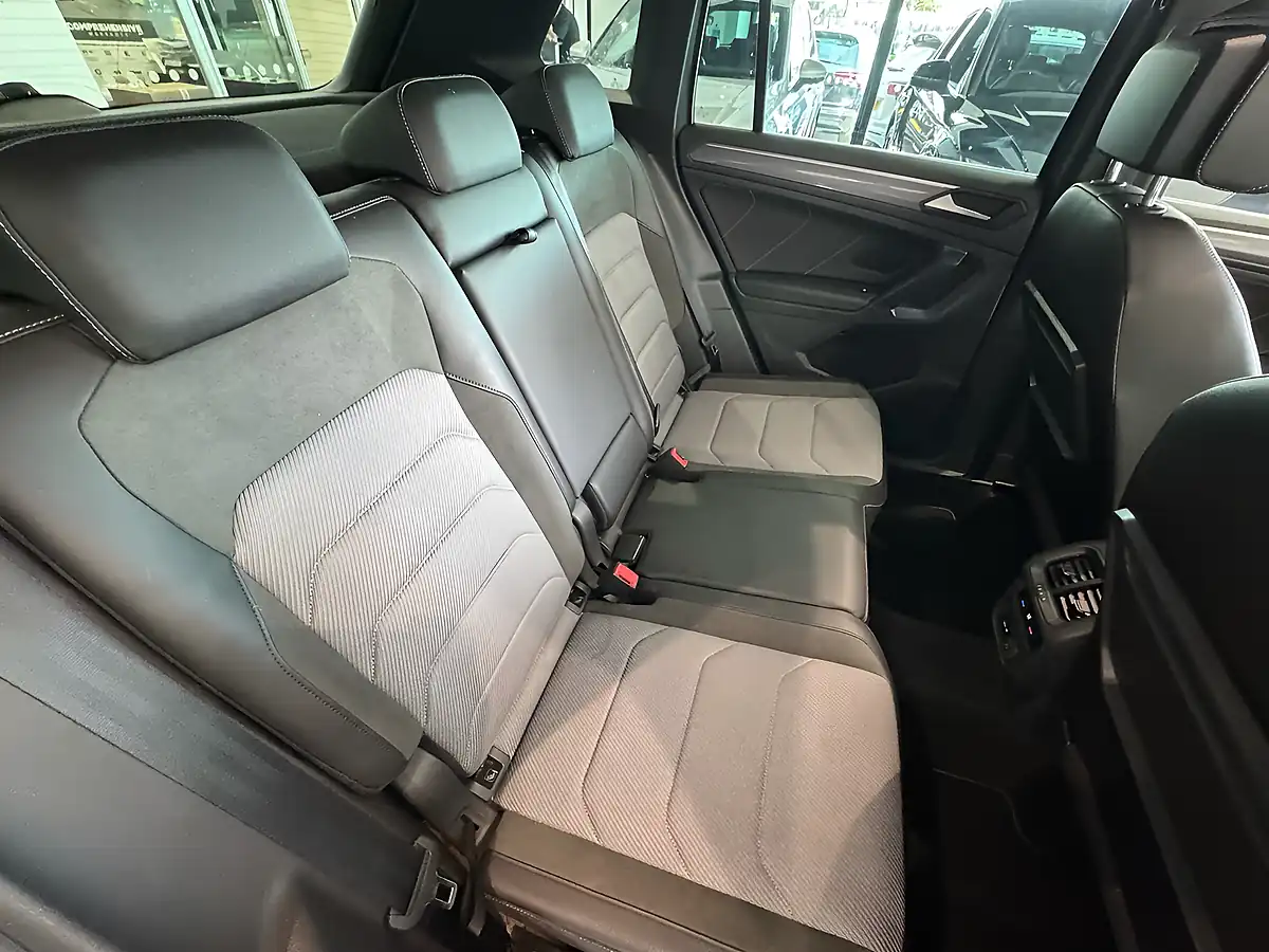 Used 2020 Volkswagen Tiguan R-Line Tech Grey - Interior and Exterior details 7