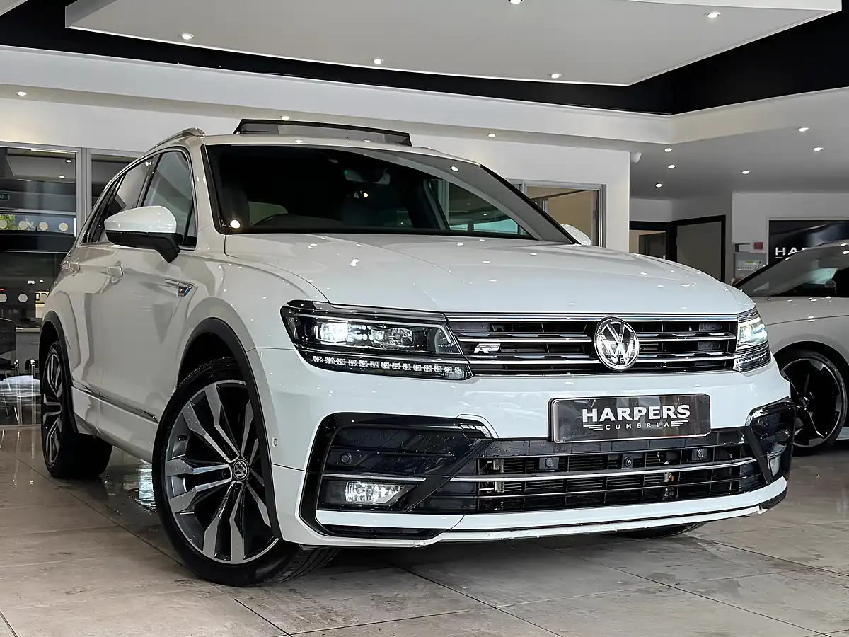 Used 2020 Volkswagen Tiguan R-Line Tech - Front View